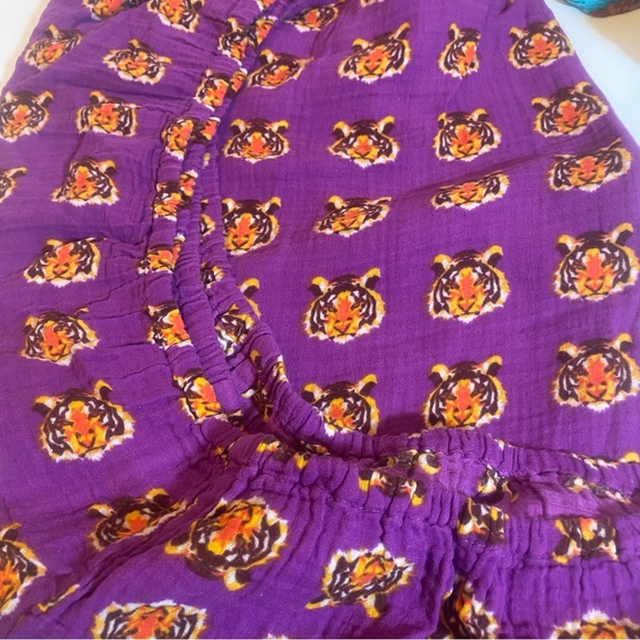 Oliver + Kit 5 Piece Muslin Baby Blankets & Crib Sheets Bundle - Picture 7 of 10